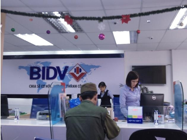 Ngân hàng BIDV cũng nhập cuộc chơi tăng lãi suất tiền gửi (Ảnh Thanh Huyền).