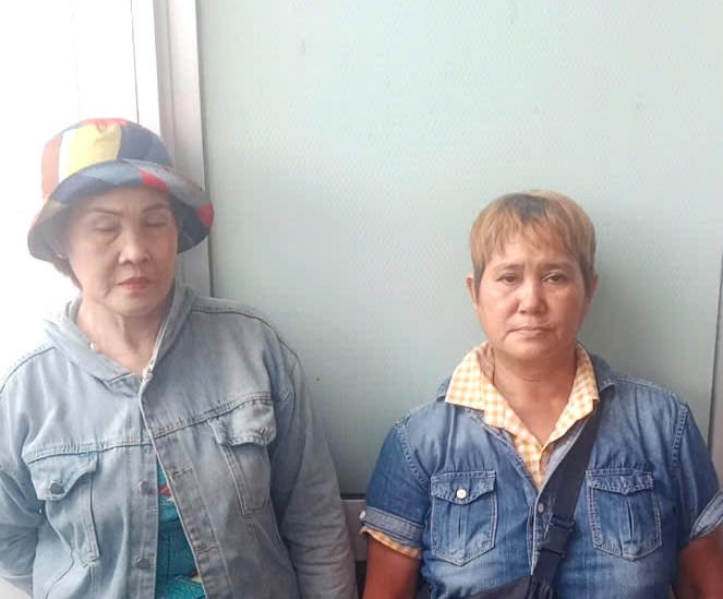 2 đối tượng Hoa và Lan bị bắt giữ để điều tra hành vi bắt cóc trẻ em (Ảnh: Công an Long An).