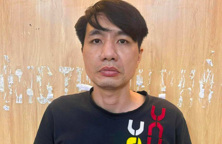 Đối tượng Nguyễn Ngọc Nam tại cơ quan công an. Ảnh: CA Hồng Bàng