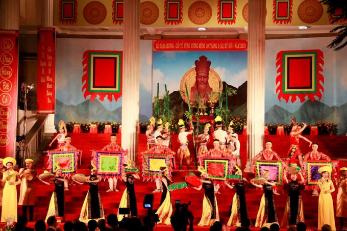 Nhiều tiết mục văn nghệ đặc sắc tưởng nhớ các Vua Hùng.