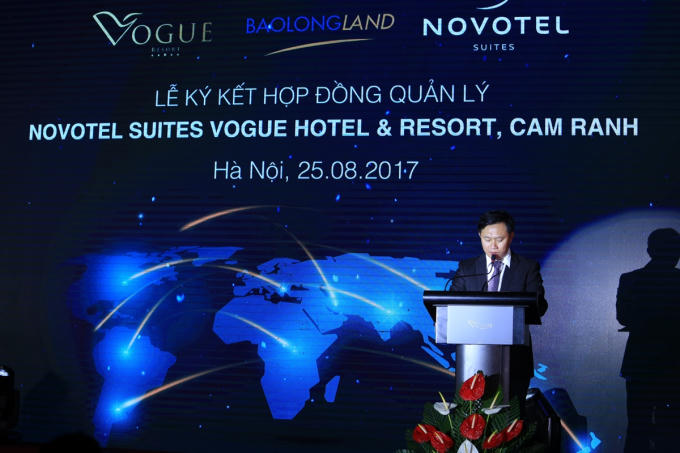 Ông Hồ Xuân Bình – Tổng Giám Đốc công ty Bảo Long Land - đơn vị phát triển dự án Vogue Resort phát biểu và giới thiệu tổng quan về dự án cũng như đơn vị.
