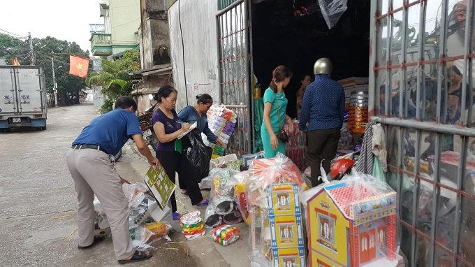 Thời gian này, làng Phúc An luôn tấp nập kẻ mua người bán.