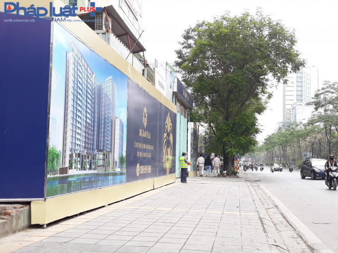 Công nhân đang làm việc để hoàn thành dự án theo đúng tiến độ.