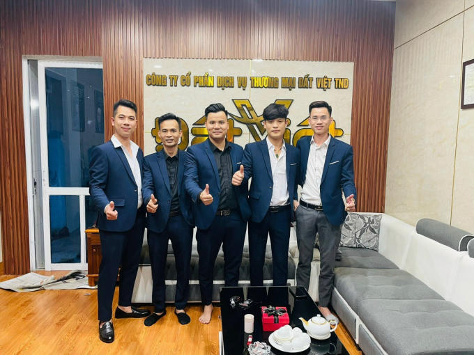 Khi có nhu cầu mua bán, chuyển nhượng hay tìm hiểu về nhà đất hay dự án, căn hộ, mọi người nên tìm đến và hợp tác với những doanh nghiệp uy tín, có thương hiệu như Công ty Cổ phần Dịch vụ và Thương mại Đất Việt TND