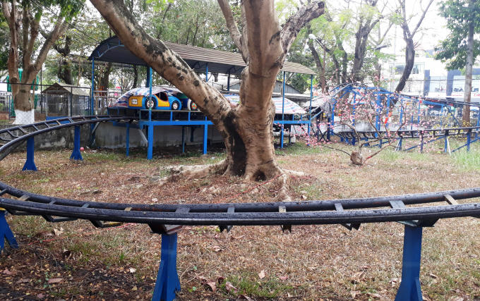 Một trò chơi cho thiếu nhi ở công viên Kim Đồng.