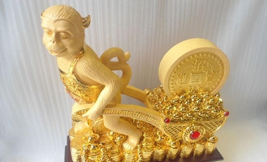 Khỉ kéo tiền về. Ảnh: Internet.