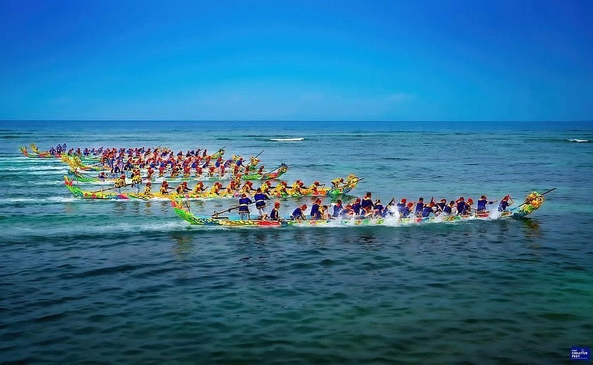 Trải qua gần 200 năm, Lễ hội đua thuyền tứ linh ở Lý Sơn vẫn được gìn giữ, phát huy. (Ảnh: Alex Cao)