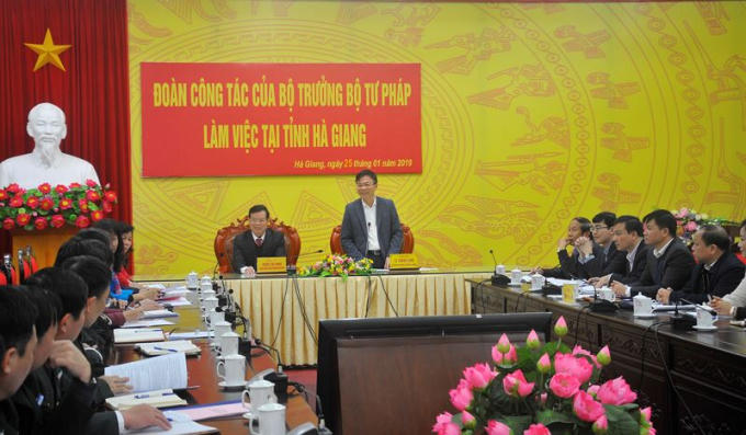 Bộ trưởng L&ecirc; Th&agrave;nh Long l&agrave;m việc với Thường trực Tỉnh ủy H&agrave; Giang