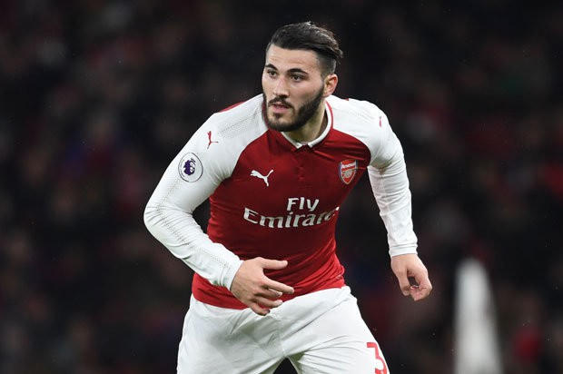Sead Kolasinac phải nghỉ thi đấu 10 tuần.