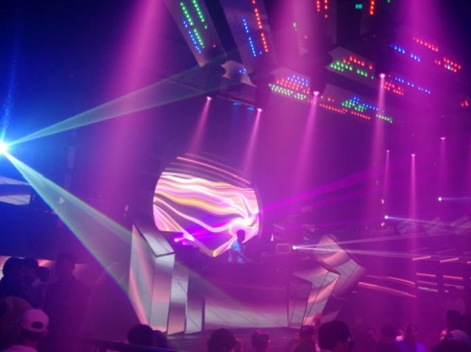 Độc quyền: Hàng trăm dân chơi bị kiểm tra tại Bar 212 Nguyễn Trãi