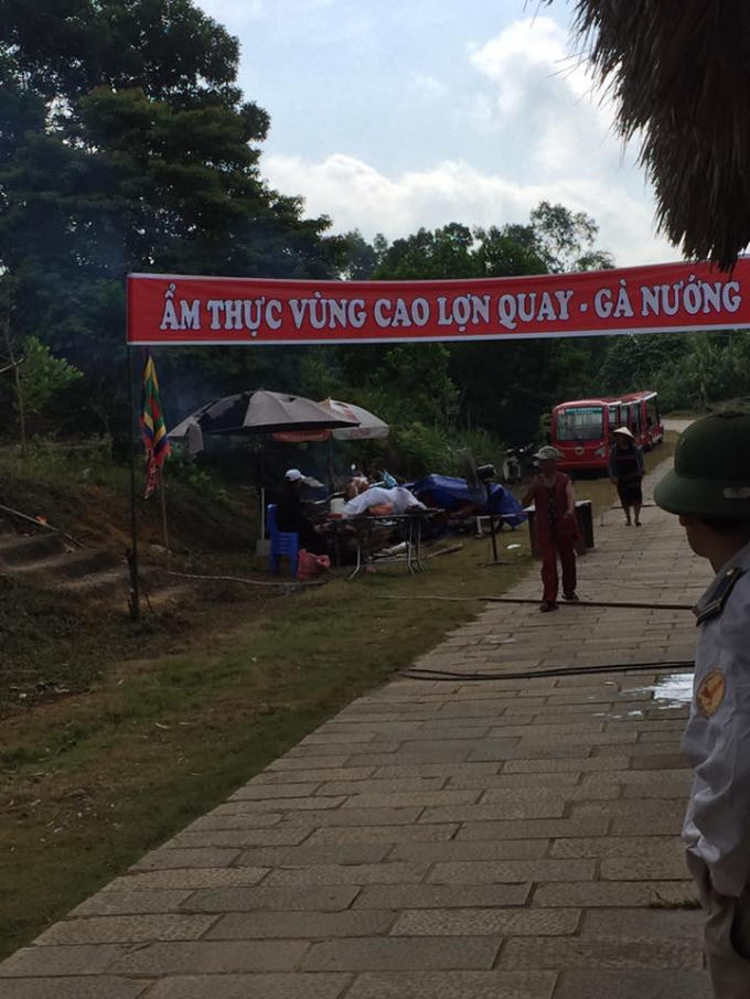 Khu vực ẩm thực tại Làng văn hóa
