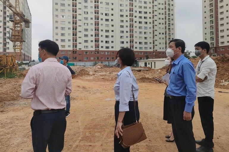 Lãnh đạo ngành y tế TPHCM kiểm tra công tác phòng chống dịch sốt xuất huyết tại quận Bình Tân (Ảnh: HCDC).