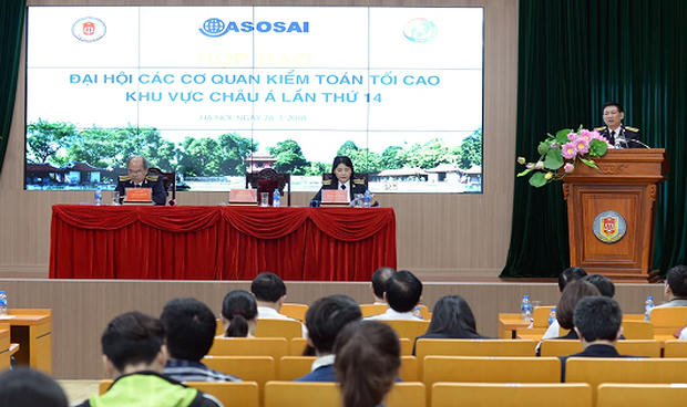 Tổng KTNN Hồ Đức Phớc chủ trì cuộc họp báo.