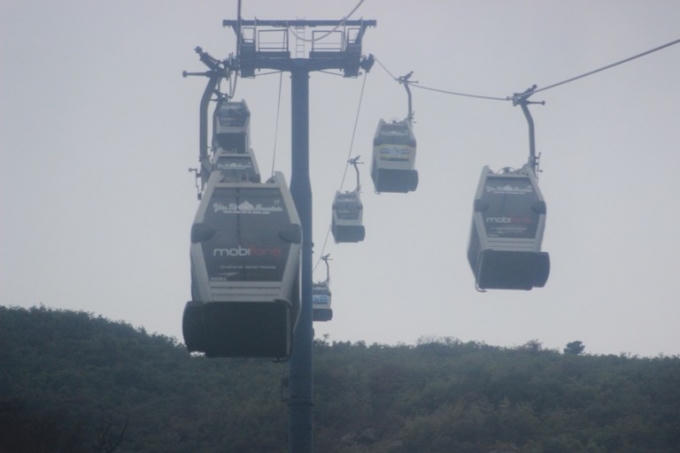 H&agrave;ng ng&agrave;n người về n&uacute;i thi&ecirc;ng Y&ecirc;n Tử d&acirc;ng hương ng&agrave;y khai hội