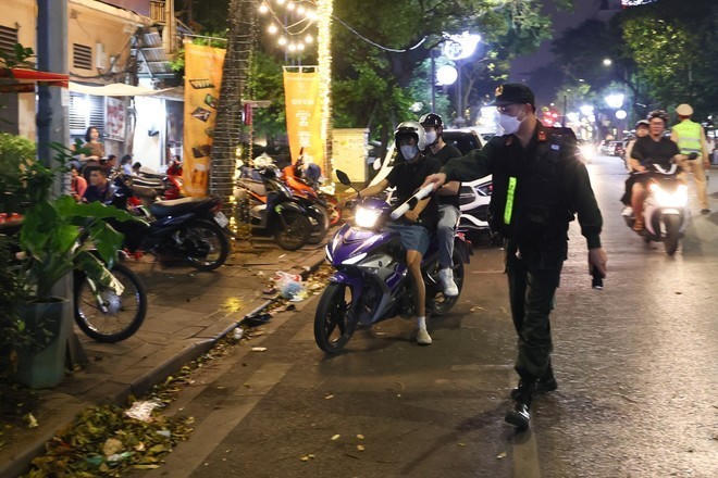 Kiến nghị nâng mức xử phạt vi phạm TTATGT tại Hà Nội.