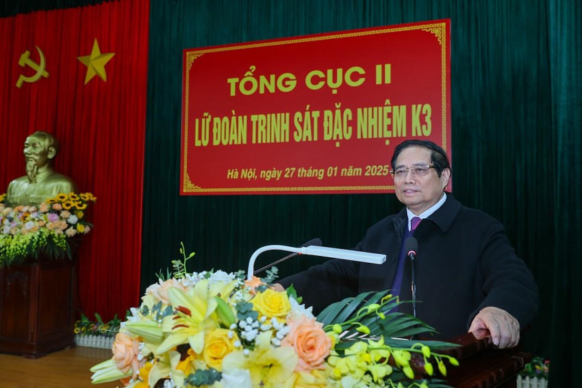 Thủ tướng chúc Tết và kiểm tra công tác ứng trực tại một số đơn vị quân đội, công an