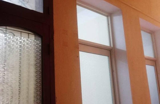 Tấm biển ghi chức danh của bà Trần Vũ Quỳnh Anh trên tầng 5 Sở Xây dựng tỉnh Thanh Hóa đã không còn (ảnh chụp ngày 10/3)