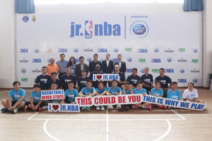 Jr.NBA lần thứ 4 trở lại với sự đồng hành của nhãn hàng Cô Gái Hà Lan.