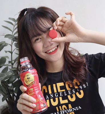 Sử dụng thức uống từ thảo mộc tự nhiên hàng ngày để tăng cường hệ miễn dịch.
