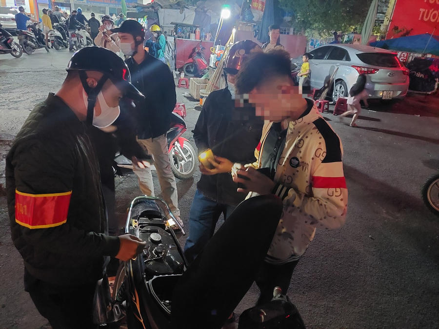 Kiểm tra thanh niên độ pô, lạng lách, chạy xe tốc độ cao.