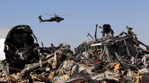 Xác máy bay Nga rơi trên bán đảo SInai. (Ảnh: Reuters)