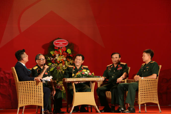 Giao lưu với những thương binh đã một thời vào sinh ra tử bảo vệ độc lập tự do của Tổ quốc