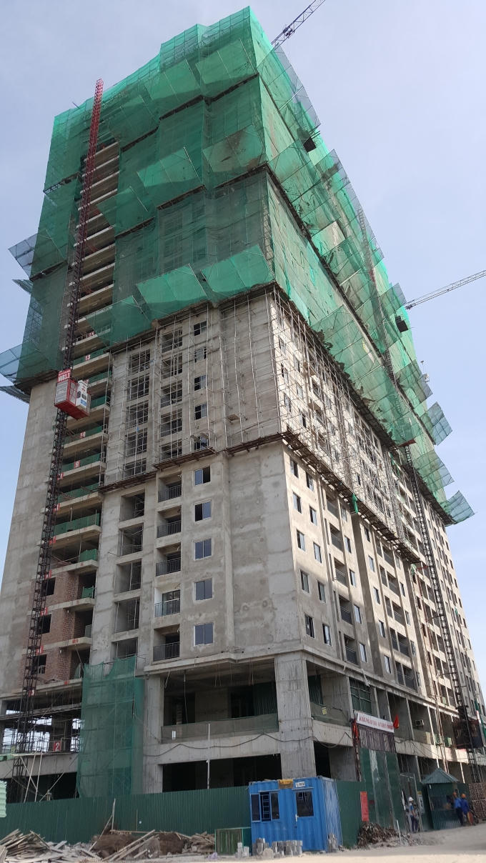 Ngày 25/6/2016, EcoLife Tây Hồ tiến hành cất nóc, hoàn thành toàn bộ phần thô của dự án.