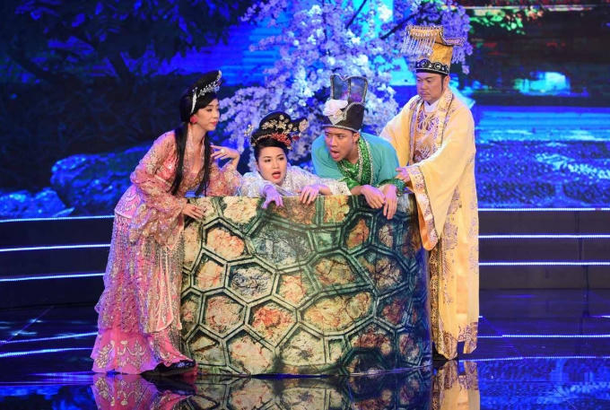 Tiểu phẩm "Bóng ma dưới giếng" lấy cảm hứng từ bộ phim truyền hình cổ trang Võ tắc Thiên