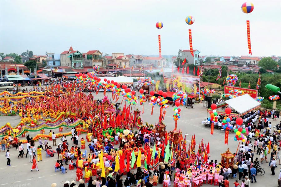 Nhiều hoạt động văn hóa thể thao dân gian cổ truyền tại Lễ hội.