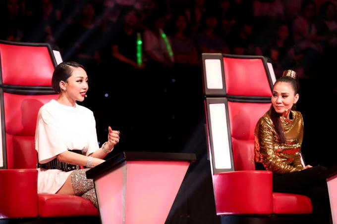 Tập 7 Giọng hát Việt: Cặp đôi cô dâu ôm nhau bật khóc nức nở sau phần trình diễn