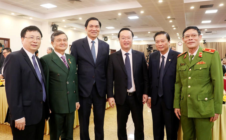 Lãnh đạo tỉnh gặp mặt Hội đồng hương Nghệ An tại Hà Nội.