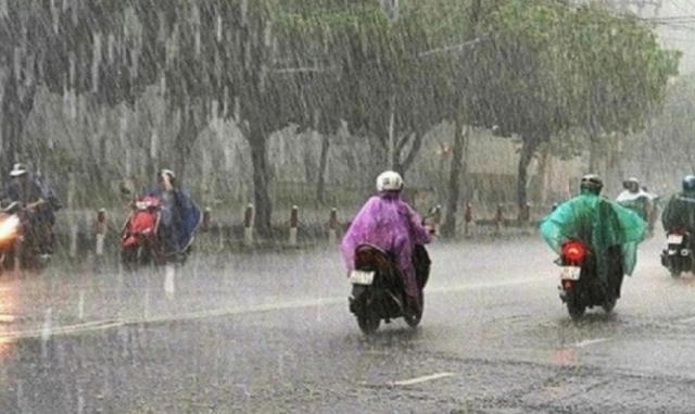 Thời tiết dịp nghỉ lễ 30/4-1/5: Bắc bộ có mưa dông, vùng núi trời chuyển lạnh