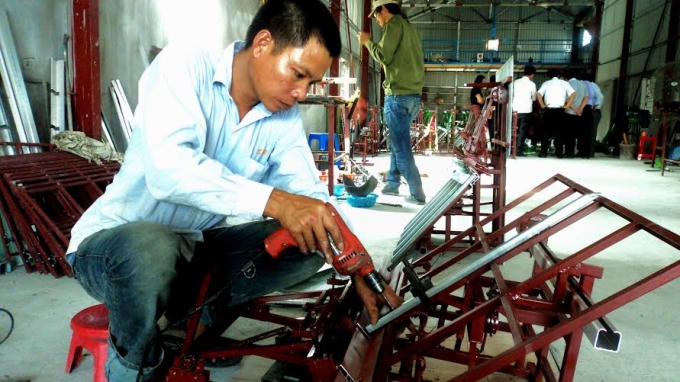 Hiện đơn đặt hàng máy cấy không động cơ đã ghi đầy một cuốn sổ, xưởng sản xuất của anh Nghĩa hoạt động hết công suất nhưng vẫn không đủ đáp ứng nhu cầu của thị trường.