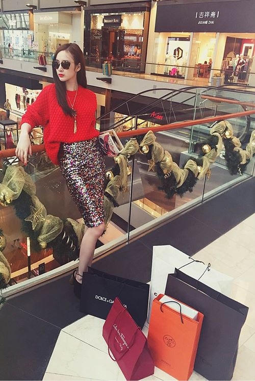 Angela Phương Trinh đã từng bị 4 bạn trai "bỏ chạy" vì căn bệnh nghiện mua sắm.