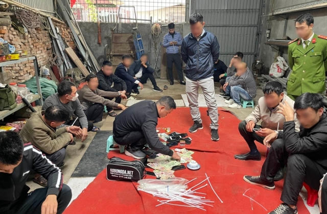 Tạm giữ hình sự 18 đối tượng