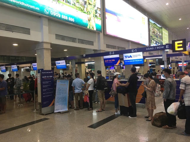 Sân bay Tân Sơn Nhất Tết năm nay không có tình trạng quá tải như mọi năm. Ảnh: Đại Việt