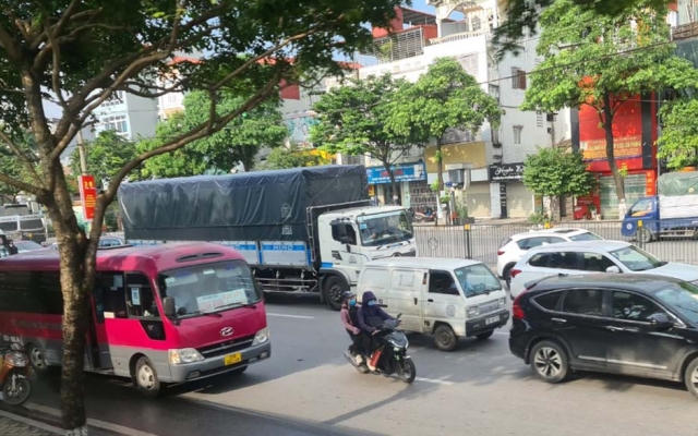 Hà Nội thu hồi phù hiệu gần 1.550 phương tiện vận tải vi phạm
