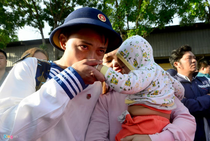 Nữ t&acirc;n binh tại TP Hồ Ch&iacute; Minh trong ng&agrave;y nhập ngũ
