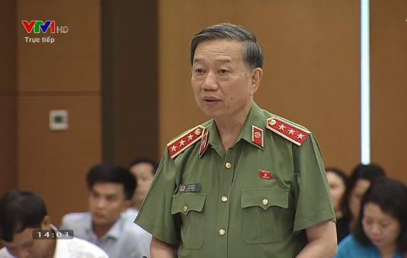 Thượng tướng Tô Lâm, Bộ trưởng Công an trả lời chất vấn tại Thường vụ Quốc hội.