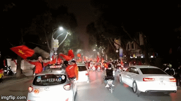 Hàng triệu người hâm mộ Việt Nam đã đổ ra đường trong niềm hân hoan trước chiến thắng lịch sử của U23 Việt Nam.