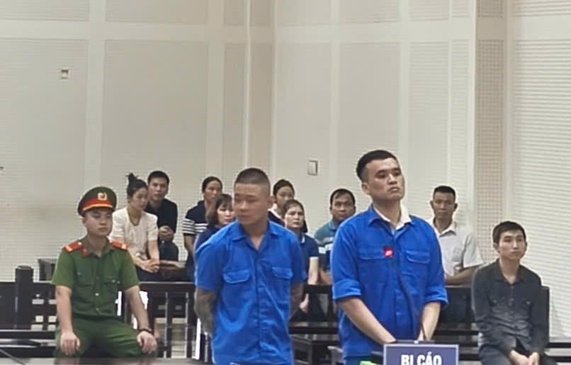 2 bị cáo tại phiên tòa.