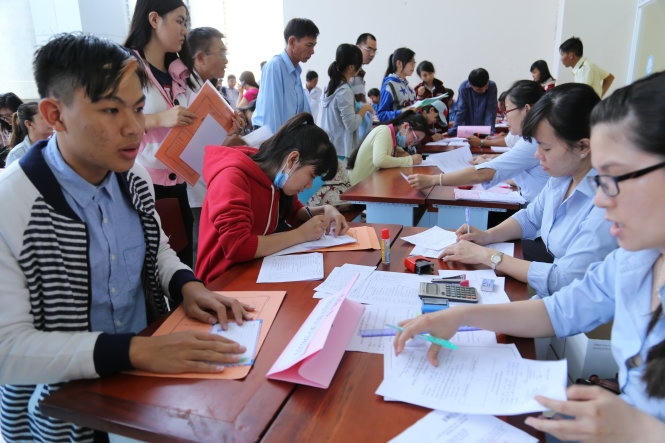 Hôm nay thí sinh bắt đầu bước vào đợt nộp hồ sơ xét tuyển ĐH đầu tiên 2016. Ảnh minh họa
