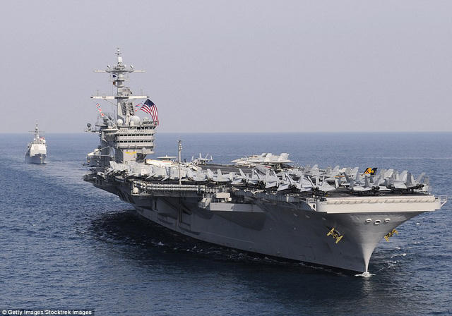 Tàu sân bay USS Carl Vinson (Ảnh: Getty)