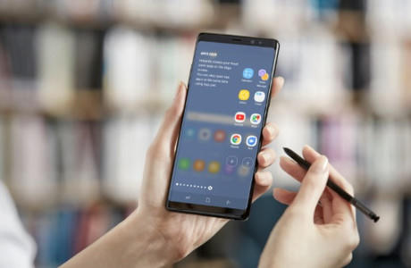 Tính năng này được gọi là App Pair và là một phần của tính năng Edge screen. Sử dụng tính năng này, người dùng có thể chọn và ghép hai ứng dụng với nhau trên màn hình cạnh để mở 2 ứng dụng cùng lúc trên 2 cửa sổ riêng biệt. Người dùng có thể tạo cặp bất kỳ hai ứng dụng nào, miễn là các ứng dụng đó hỗ trợ chế độ Multiwindow.