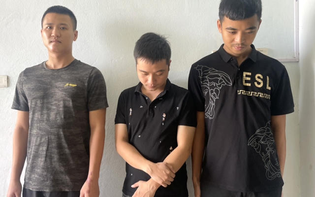 Bắt 3 đối tượng trong đường dây đánh bạc bằng hình thức cá độ bóng đá qua mạng