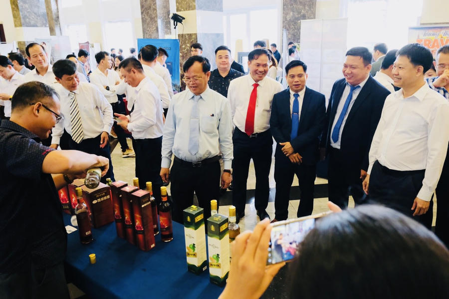 Chương trình hoạt động này nhằm tìm kiếm cơ hội, hợp tác làm ăn trên cơ sở xây dựng các mối quan hệ phát triển bền vững