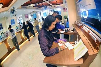 Việc cấp giấy phép xây dựng tiếp tục được đơn giản, giảm thiểu thủ tục để tạo thuận lợi cho người dân, doanh nghiệp