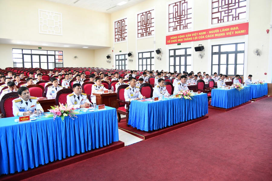 Các đại biểu tham dự hội nghị