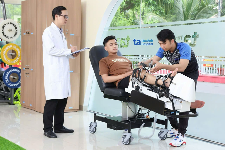 Robot lượng giá dây chằng Dyneelax là robot đầu tiên trên thế giới có khả năng đánh giá tự động tổn thương dây chằng gối. Ảnh: Hệ thống Bệnh viện Đa khoa Tâm Anh