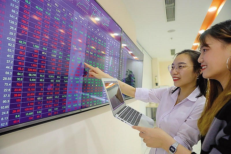 Bộ Tài chính lấy ý kiến sửa Nghị định 155 gỡ vướng cho nhà đầu tư ngoại (Ảnh Đức Thanh).
